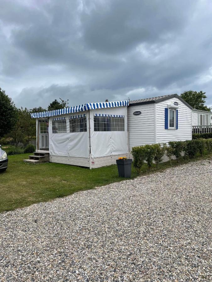 Mobil-Home 4/6 Personnes , Terrasse Couverte ,Piscine Chauffee . Biville-sur-Mer Luaran gambar